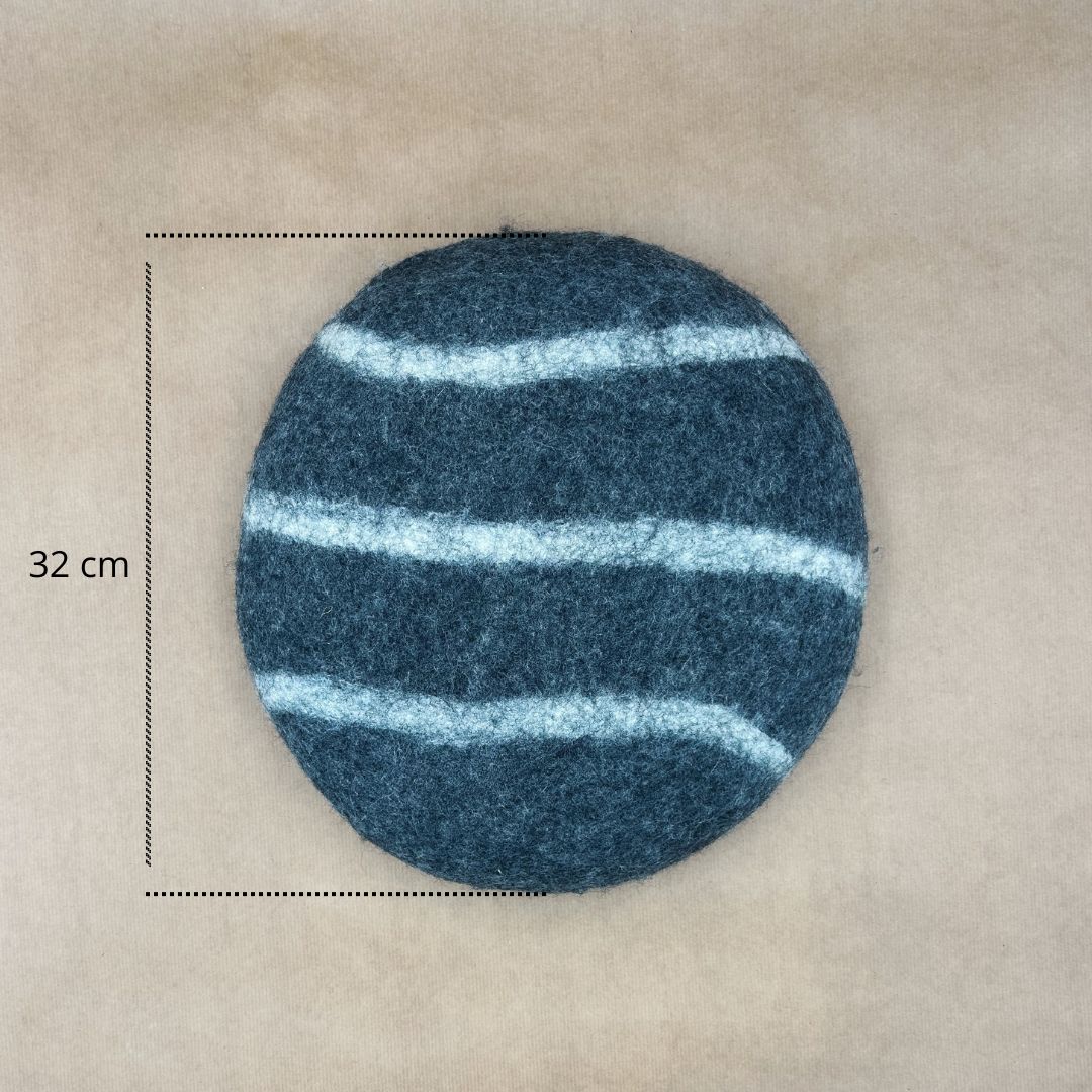 Coussin décoratif Galets lignes droites en feutrine - Création éthique et artisanale New Heidi