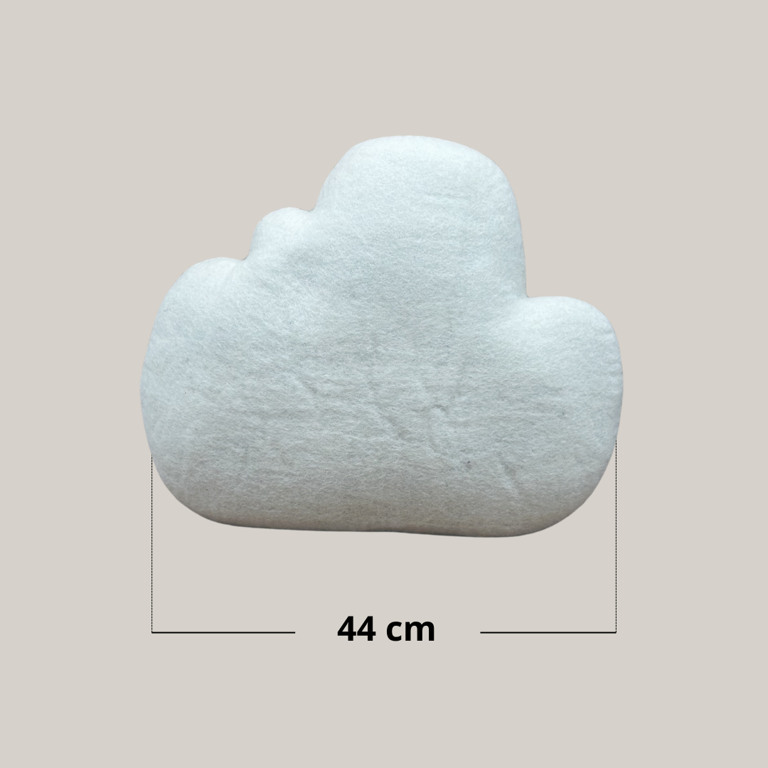 Coussin Nuage en feutrine – Douceur poétique pour petits et grands ☁️