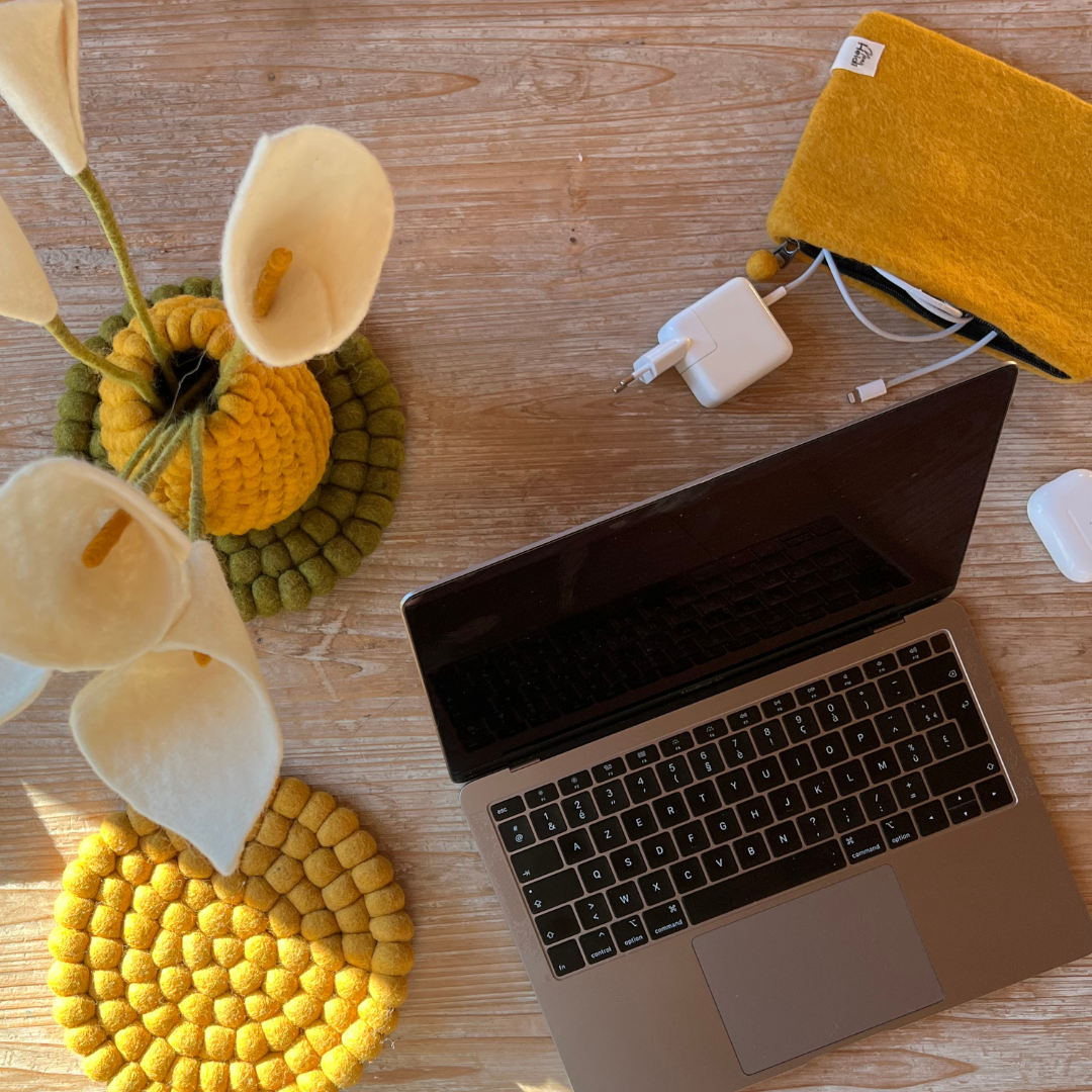 Pochette d’ordinateur en feutrine – Protection élégante et éthique pour votre laptop