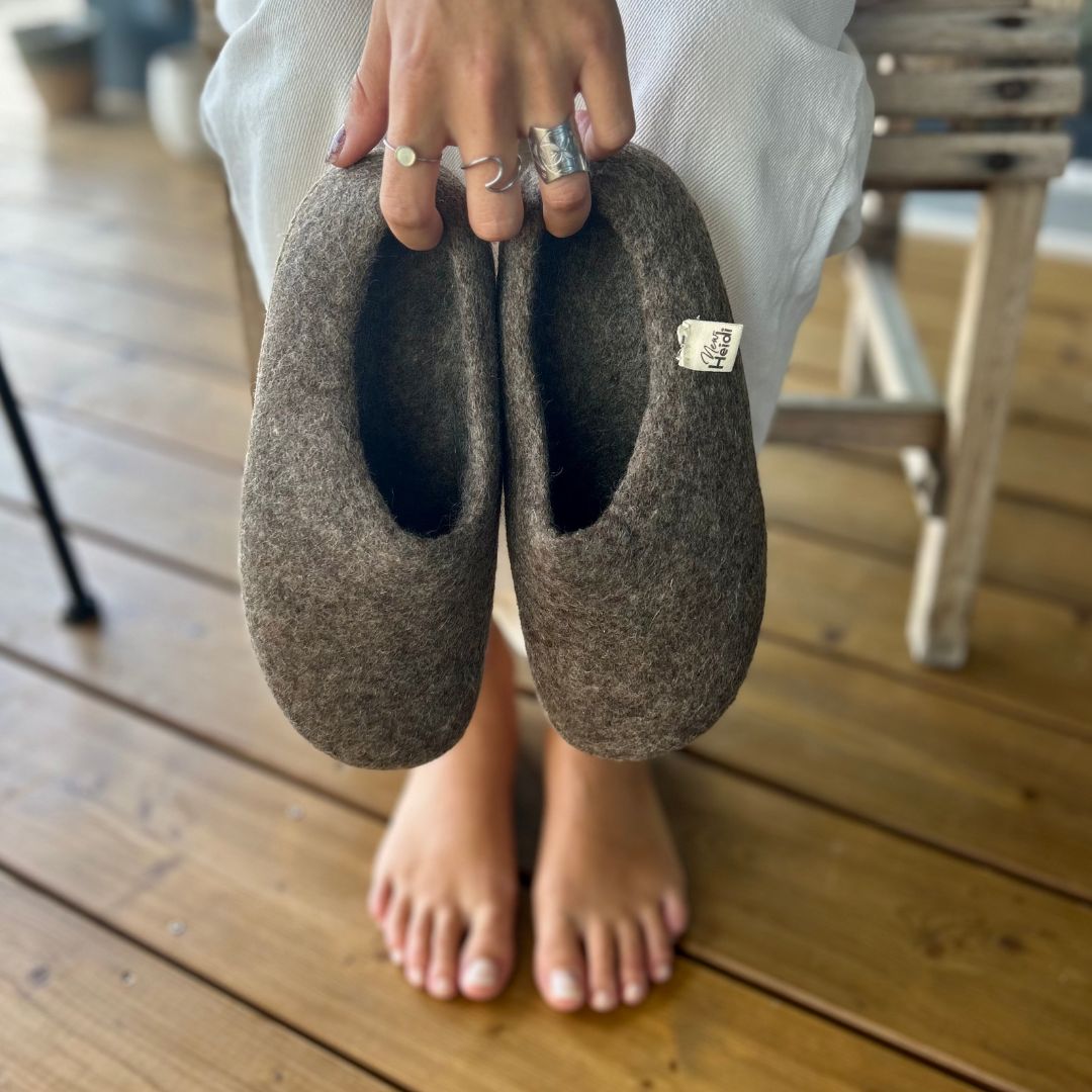 Chausson en feutrine, semelle en cuir