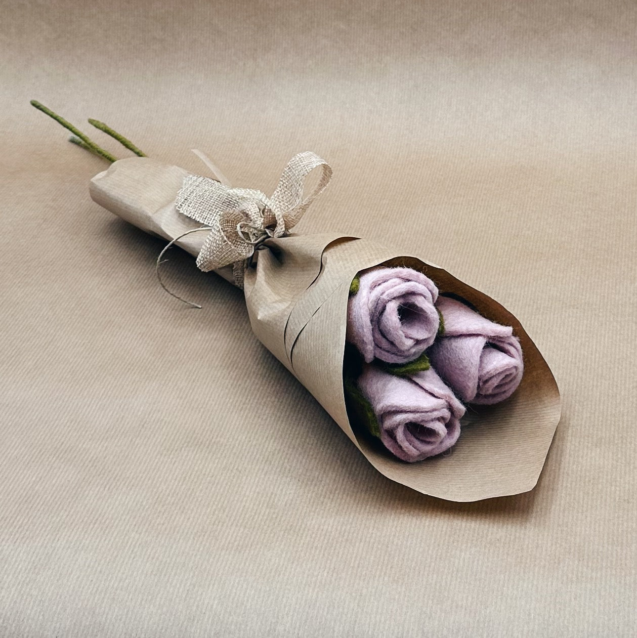 BOUQUET "Délicate" DE 3 ROSES SPÉCIAL FÊTE DES MÈRES – NEW HEIDI