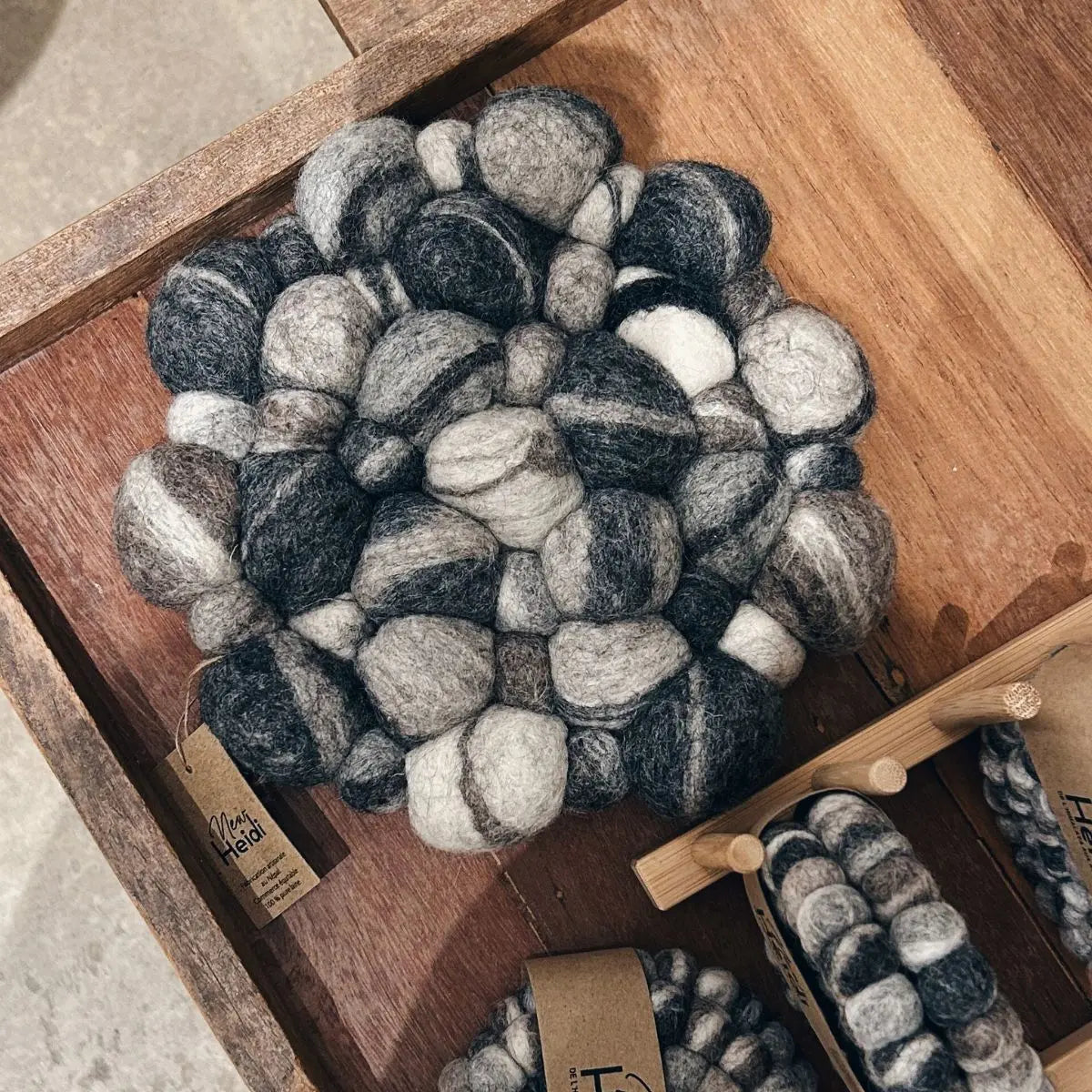 Utilisation décorative du repose plat Gros Galet d'ambiance.