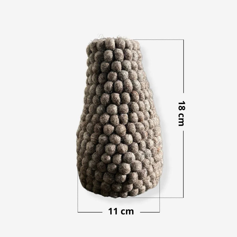 Schéma des dimensions du vase marron New Heidi : hauteur 18 cm et diamètre 11 cm.