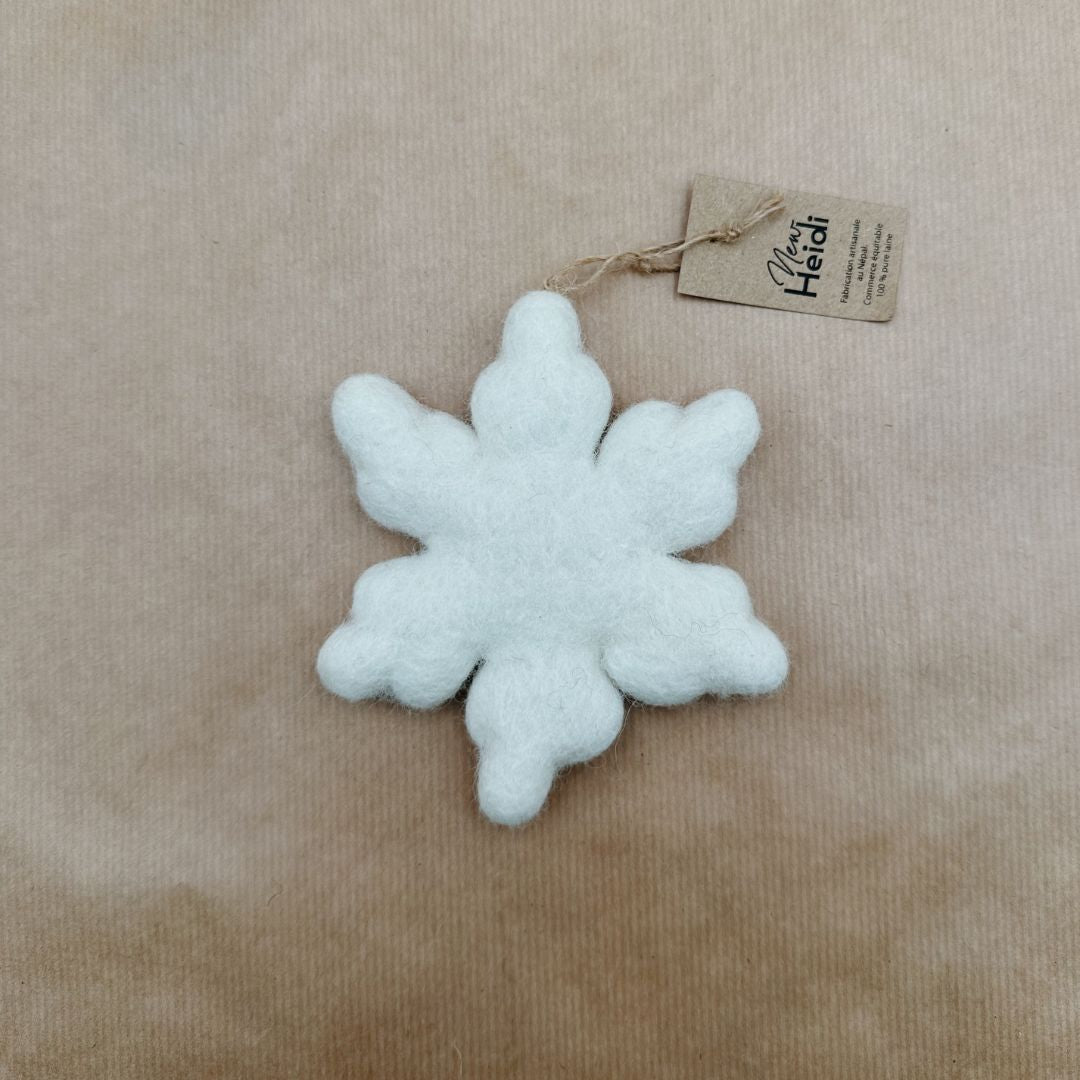 Flocon à suspendre - Décoration artisanale et éco-responsable | New Heidi ❄️