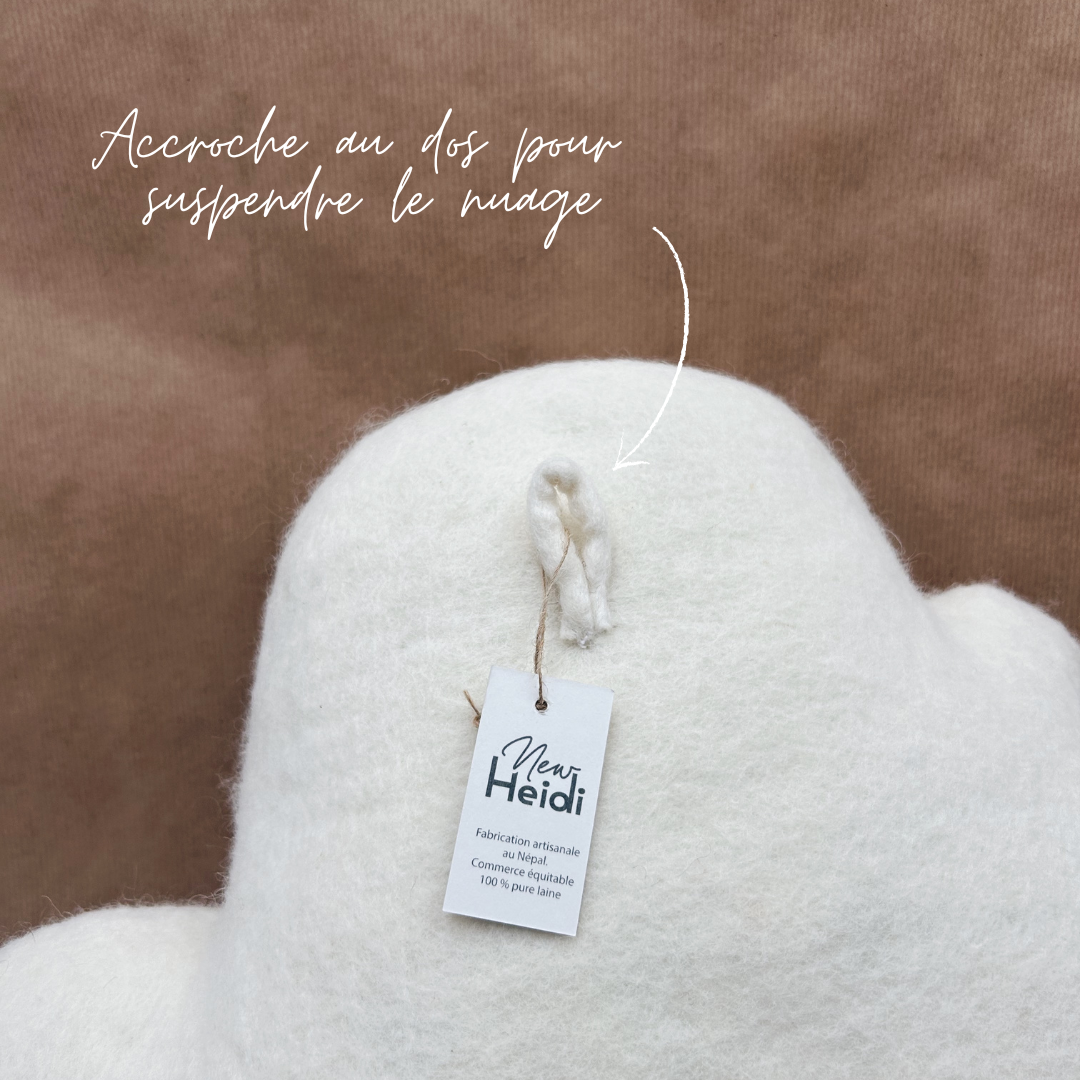 Coussin Nuage en feutrine – Douceur poétique pour petits et grands ☁️