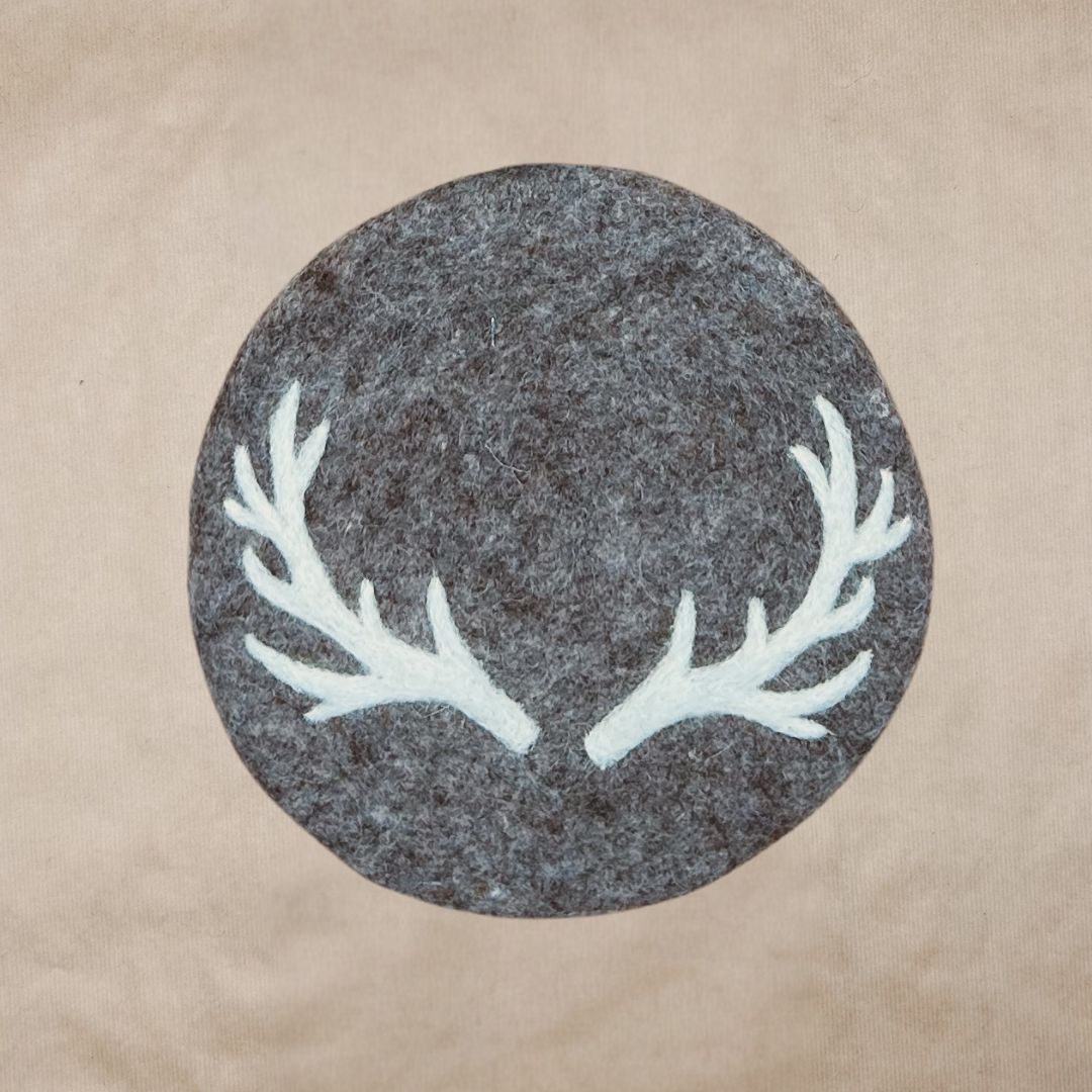 Les dessous de plats à motifs brodés New Heidi