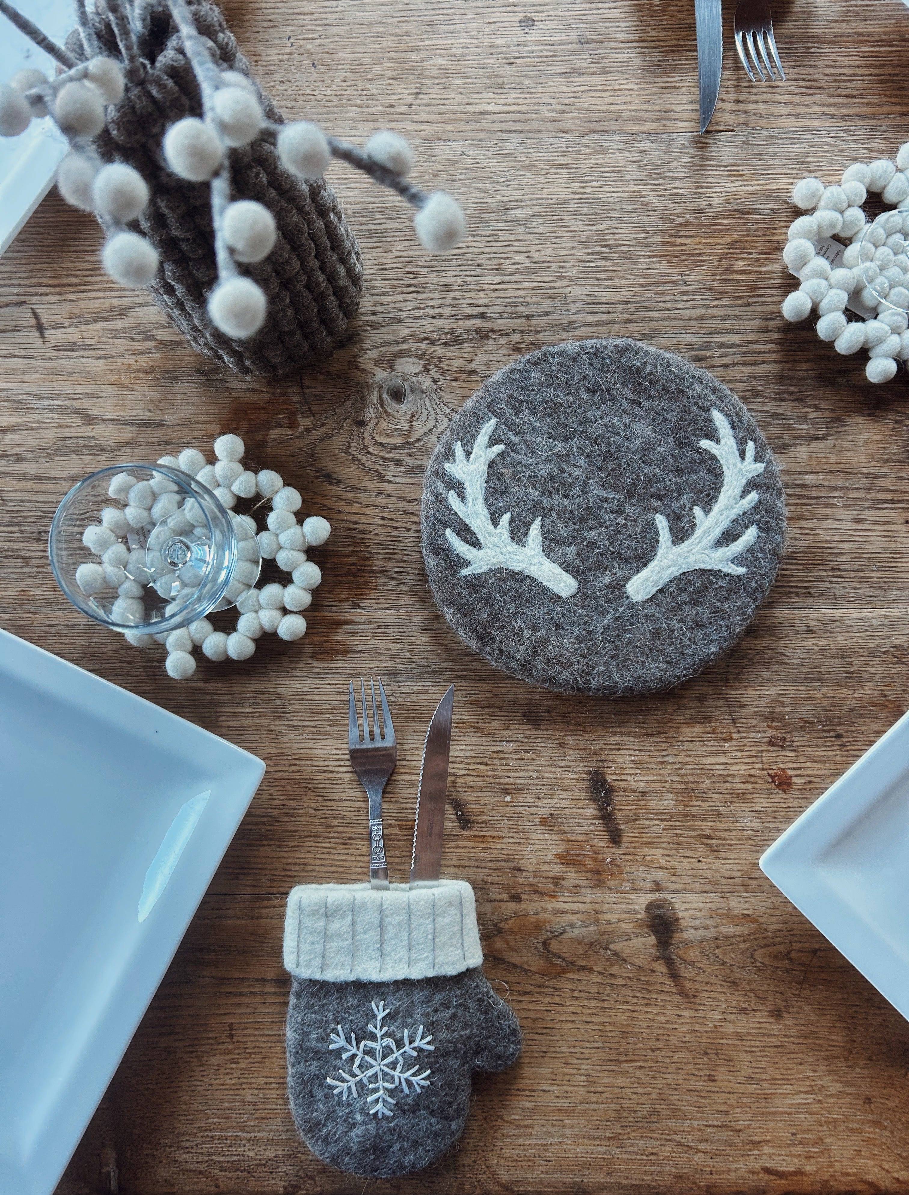 Les dessous de plats à motifs brodés New Heidi