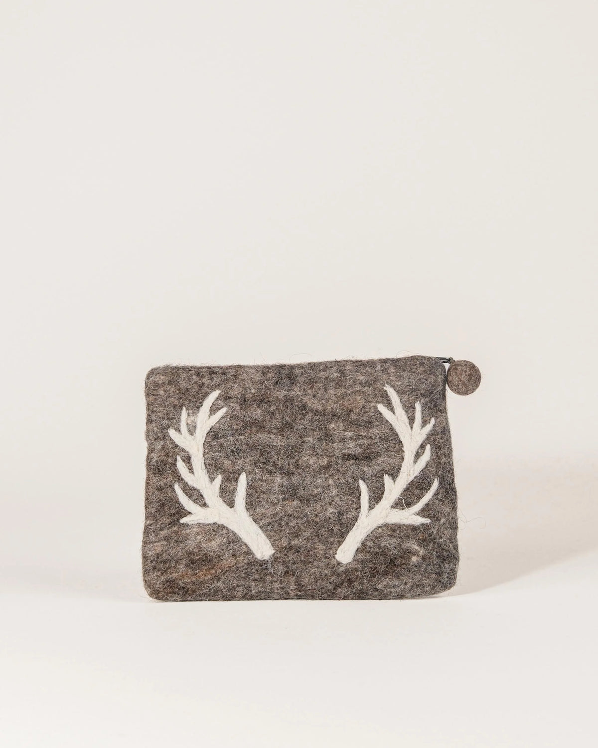 Pochette de rangement en feutrine a motif cerf.