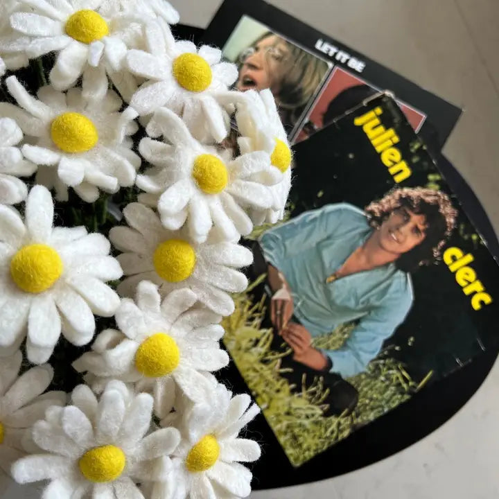 Branche de Marguerite en Feutrine – Décoration Éthique New Heidi