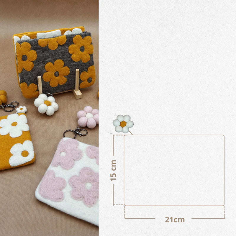 Dimensions de la pochette marguerite New Heidi : 21cm de largeur par 15cm de hauteur.