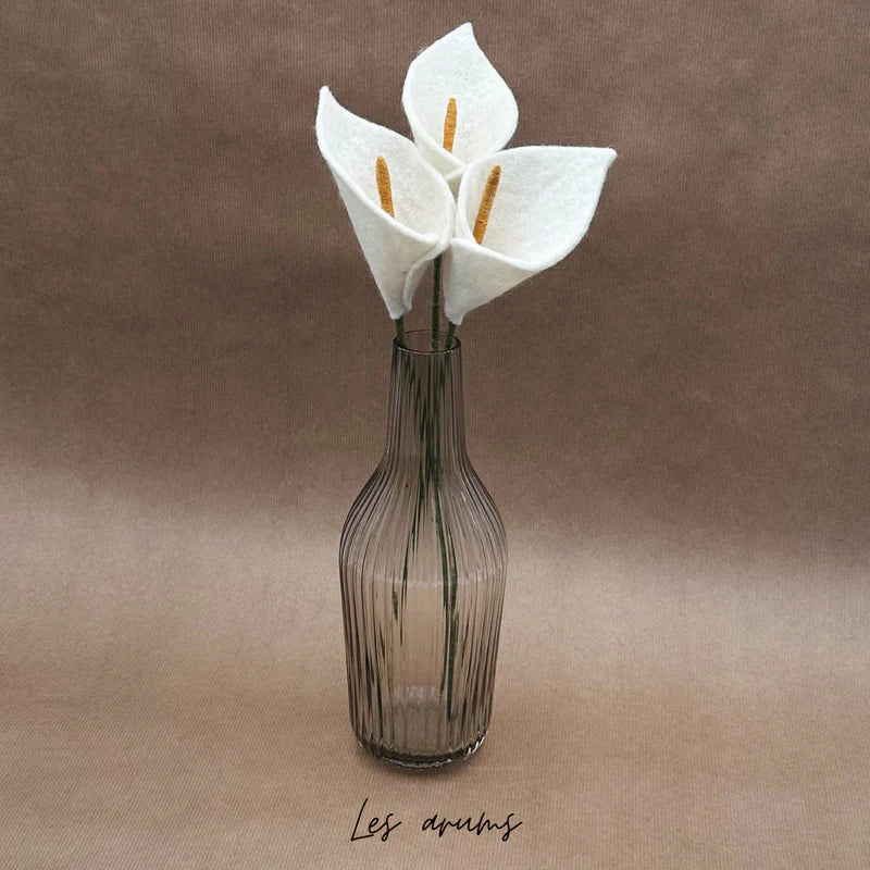 erplain_file_id:174289 - Arums en Feutrine Blanche – Élégance Artisanale New Heidi